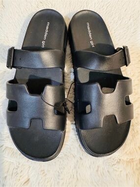 Madden Girl Black Buckle Slide Sandals “H” size 11